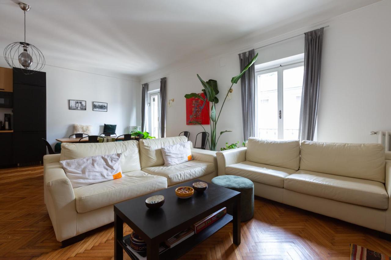 Moscova Cosy Apartment Milan Bagian luar foto