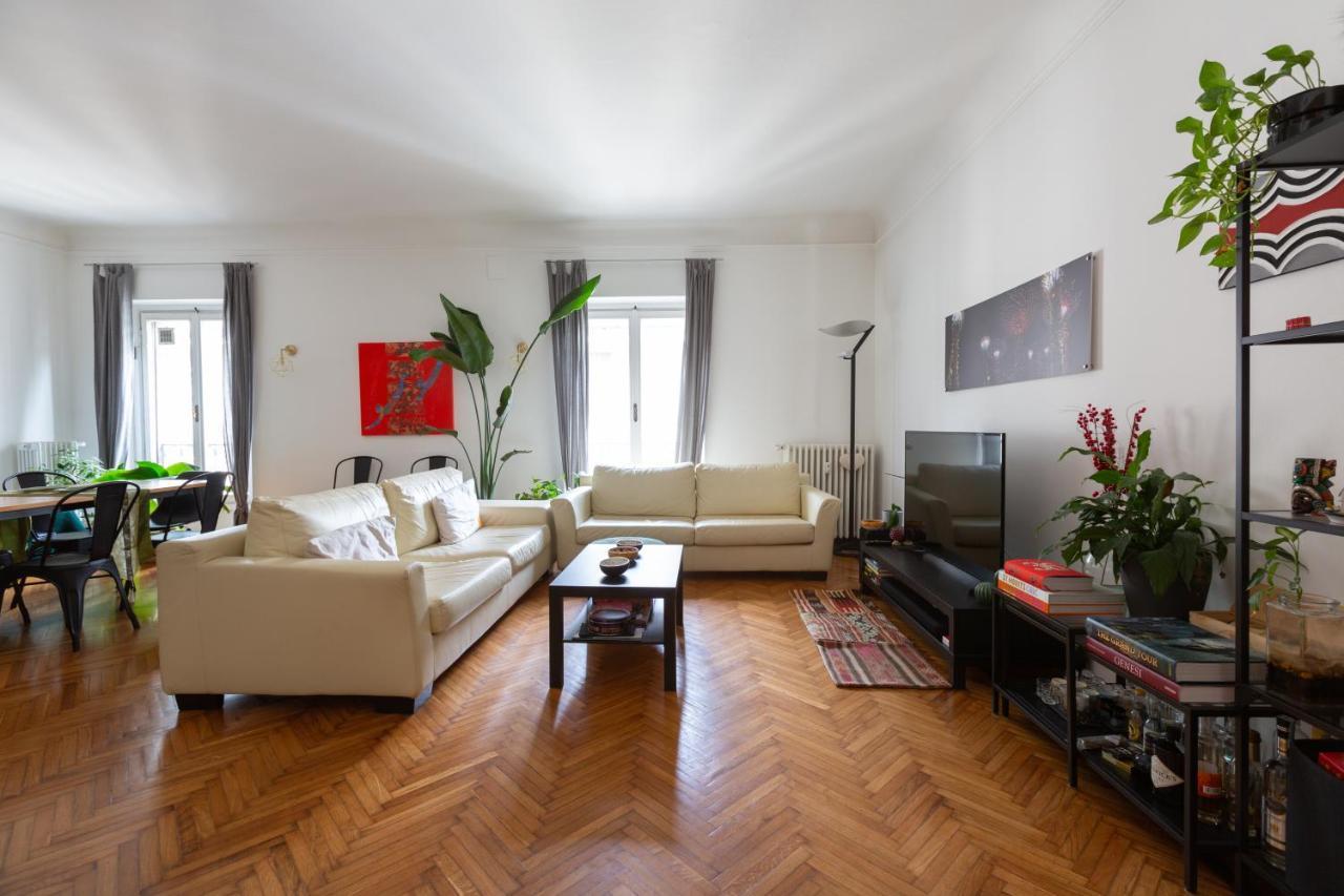 Moscova Cosy Apartment Milan Bagian luar foto