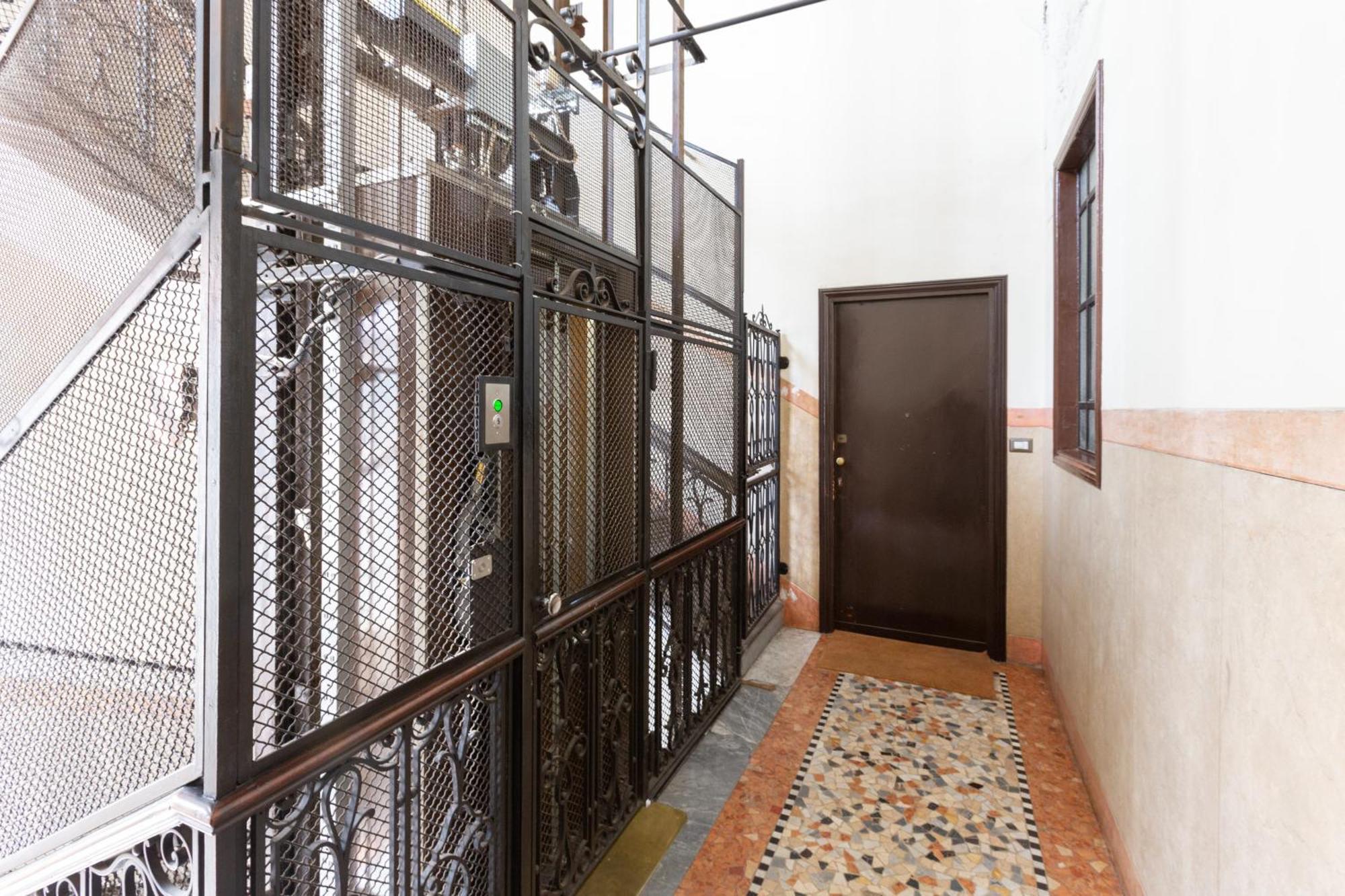 Moscova Cosy Apartment Milan Bagian luar foto